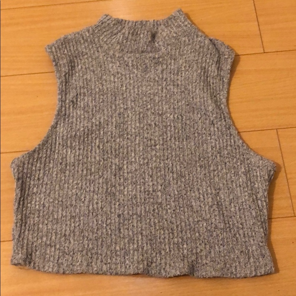 Crop top knitted grey